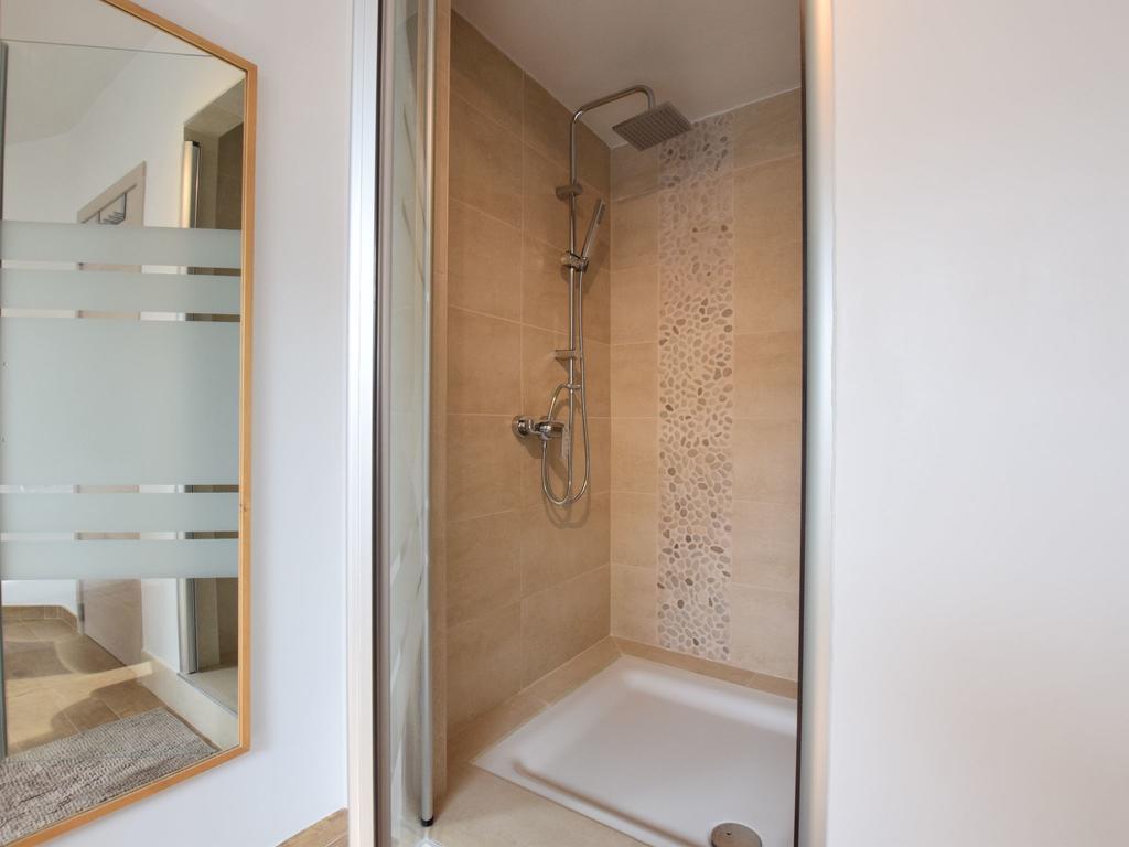 Modern Holiday Home In Bastogne With Fenced Garden Exteriör bild